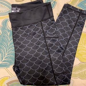 CVG dragon scales capris leggings.